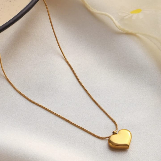 Golden Heart Anti Tarnish Neck Piece