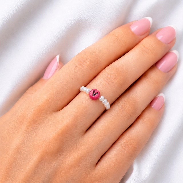Alphabet "V" Ring