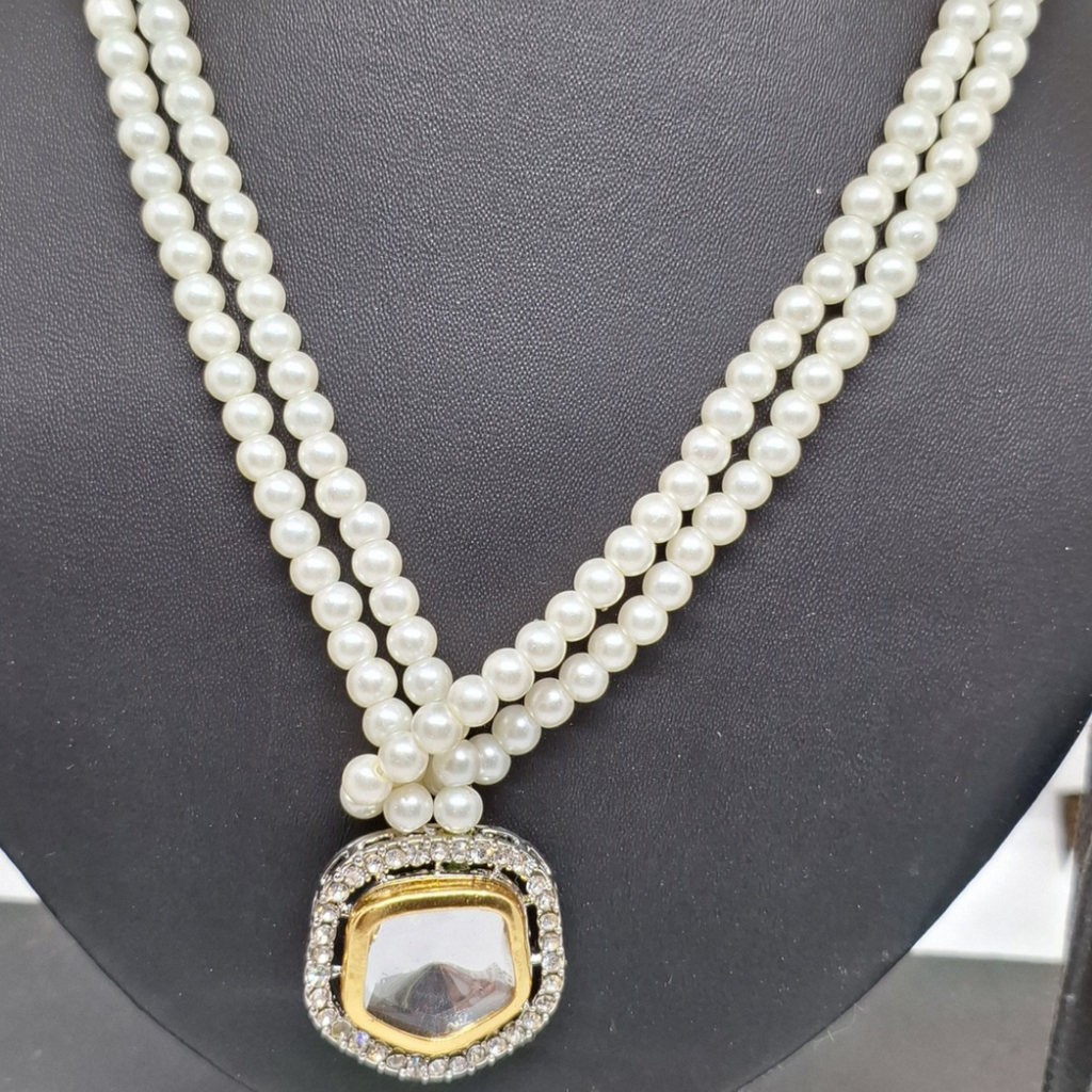 Off White Beads Kundan Necklace