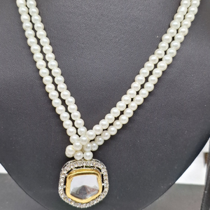 Off White Beads Kundan Necklace