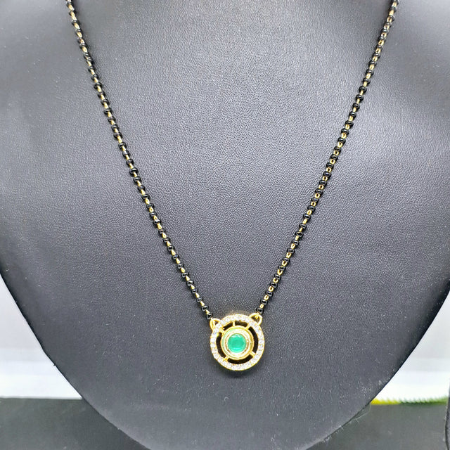Green Kundan ad Mangalsutra