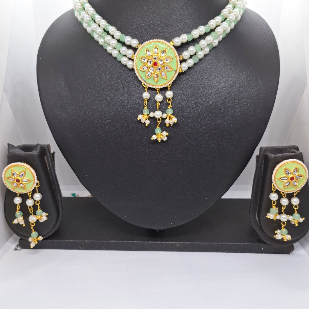 Pestal Green And White Beads Kundan Chokar